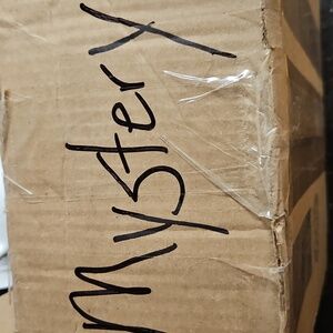 SURPRIZE, MYSTERY BOX